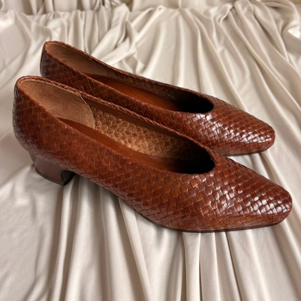 Enzo Angiolini Woven Leather Low Heel Pumps in Brown